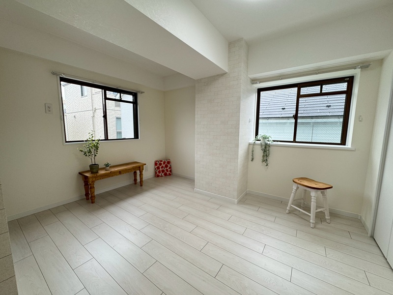 2025.10/paredo-ru-room1