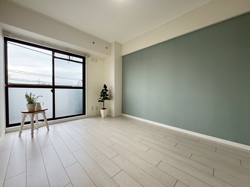 2025.10/paredo-ru-room2