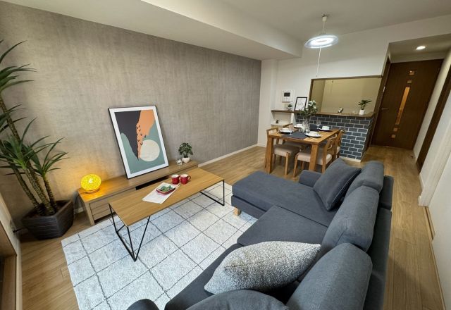 グレー×木目の温かみのあるリノベーション アイキャッチ画像