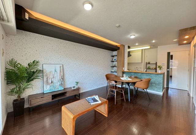 間接照明と折り下げ天井のリノベーション アイキャッチ画像